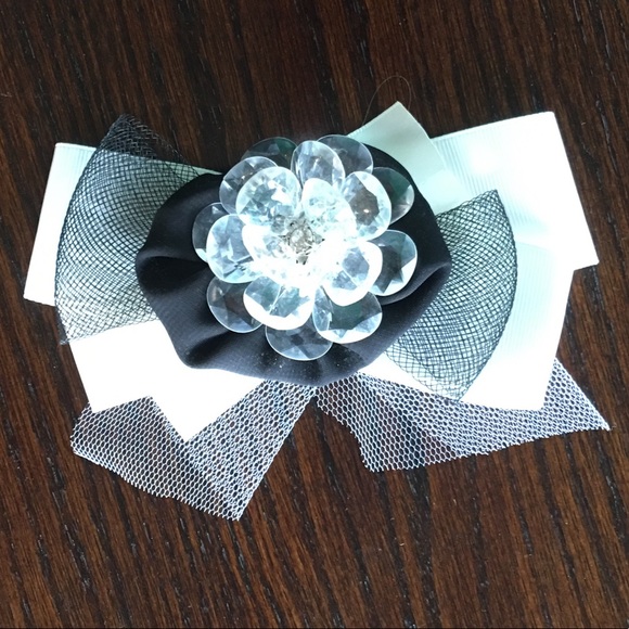 WHBM Floral Bow Pin & Clip - Picture 2 of 3
